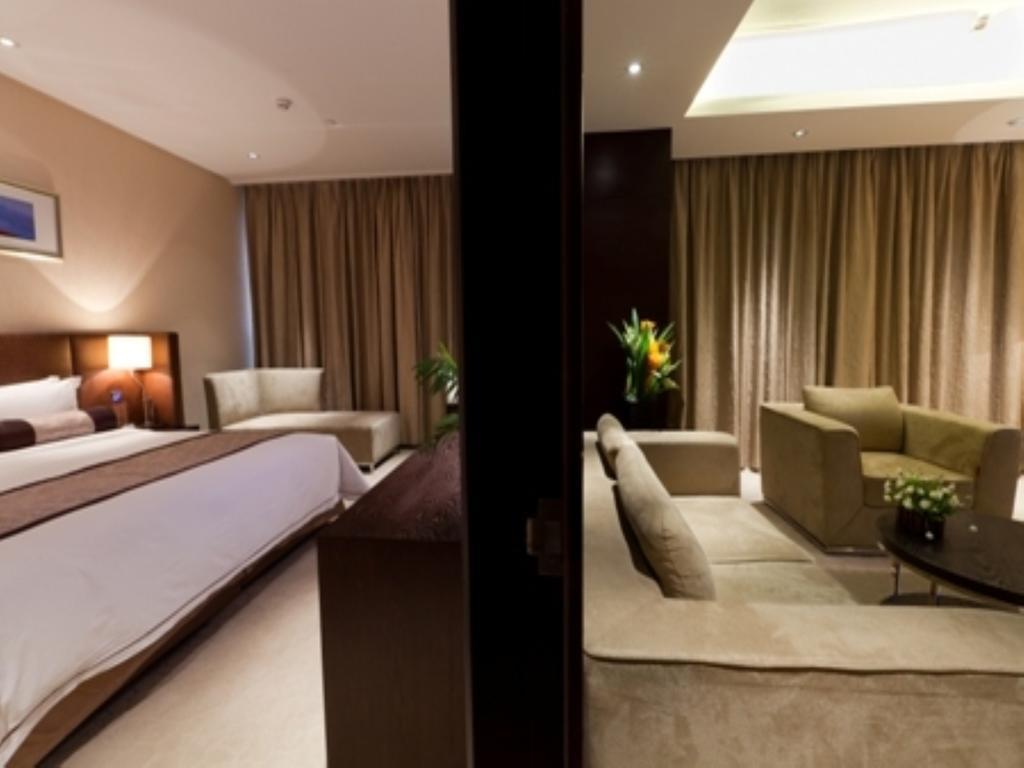 Jiazheng International Energy Hotel Huaqiao  Екстериор снимка